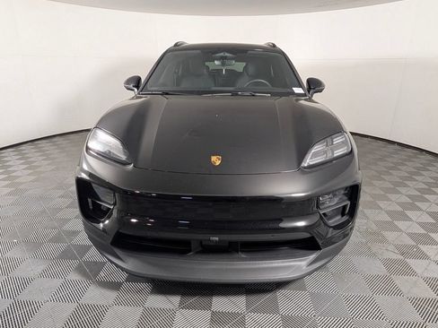 Certified 2025 Porsche Macan 4S Electric AWD/4WD image 10