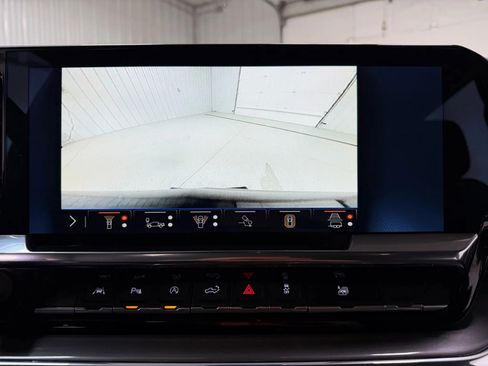 Used 2024 Chevrolet Silverado 1500 High Country w/ High Country Premium Package image 24