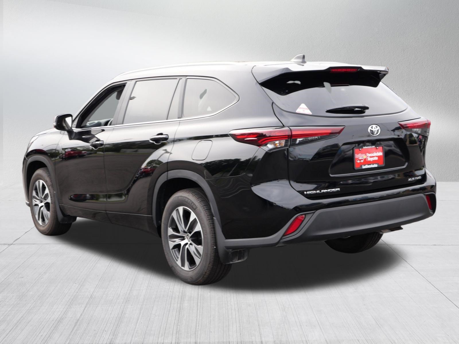 Certified 2026 Toyota Highlander XLE AWD/4WD image 5