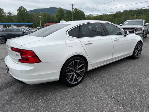 Used 2018 Volvo S90 T5 Momentum w/ Momentum Plus Package FWD image 6