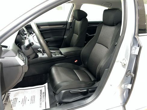 Used 2019 Honda Accord Hybrid image 18
