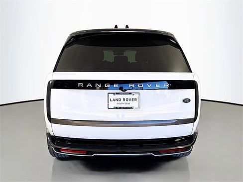 Certified 2023 Land Rover Range Rover SE image 6