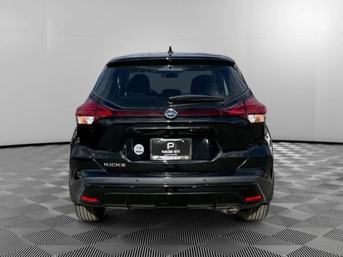 Used 2021 Nissan Kicks S image 4