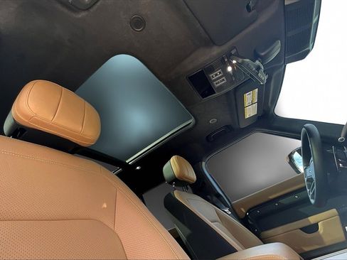 Used 2025 Land Rover Defender 110 V8 image 23