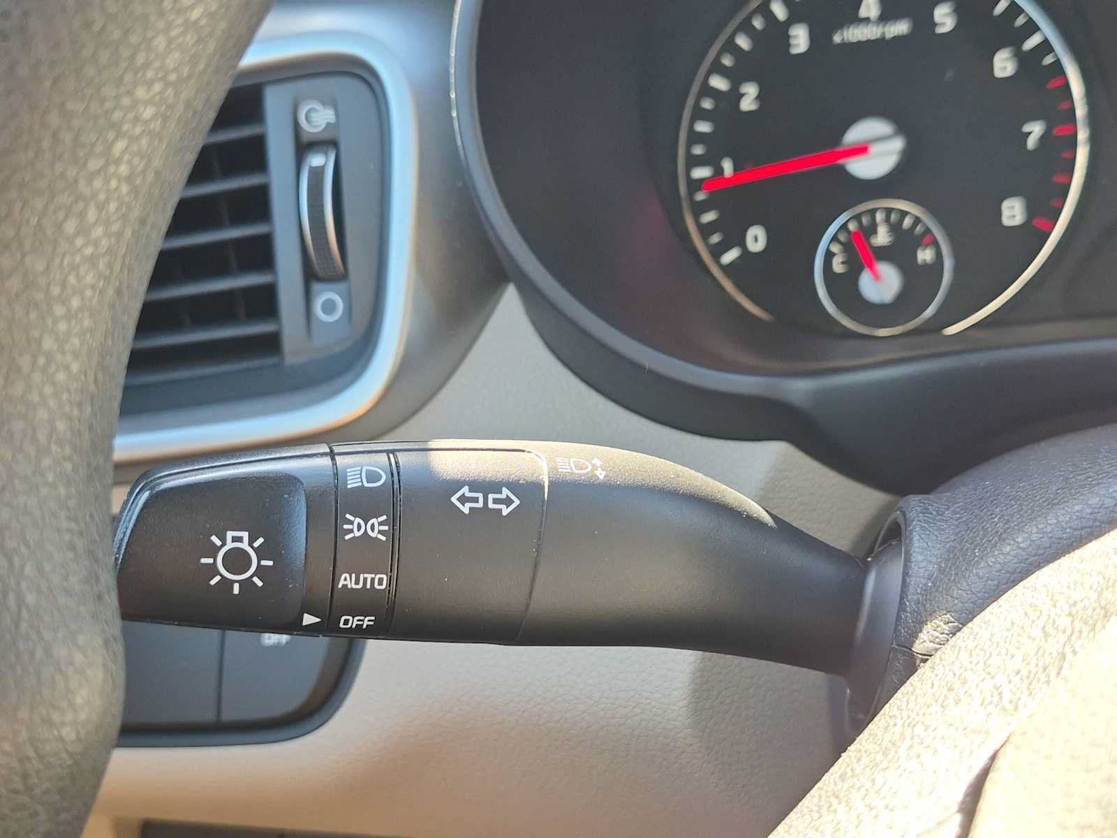 Used 2018 Kia Sorento FWD image 25