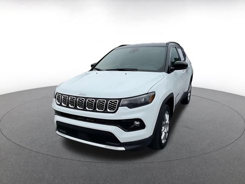 Used 2025 Jeep Compass Limited AWD/4WD image 6