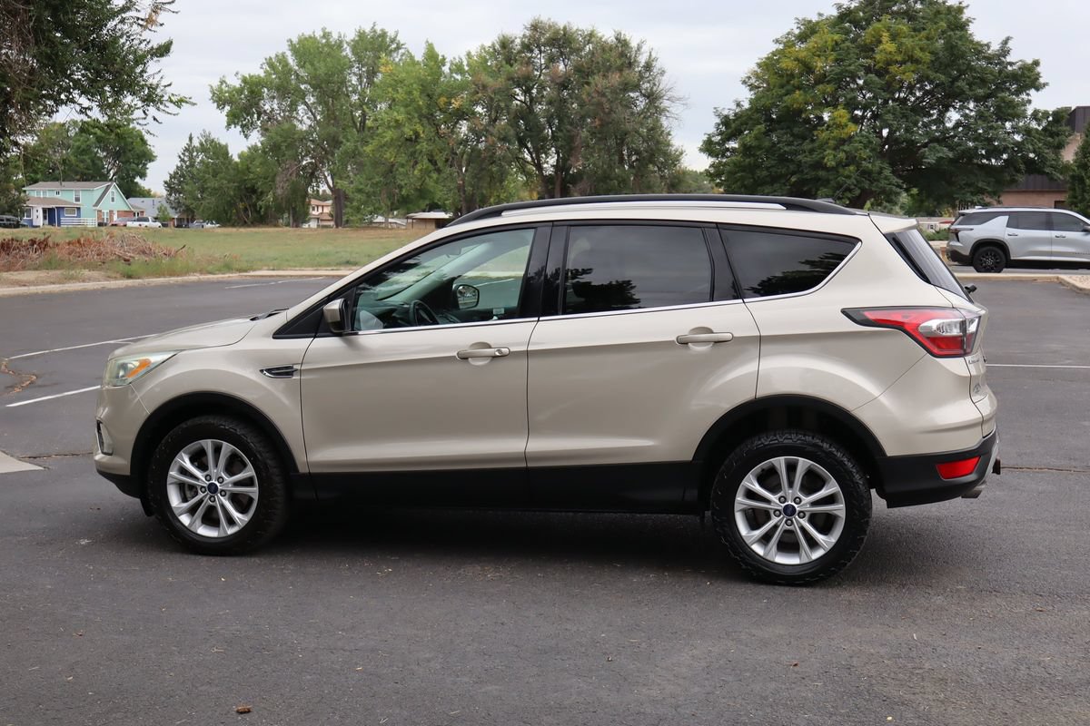 Used 2017 Ford Escape SE w/ SE Leather Comfort Package AWD/4WD image 8