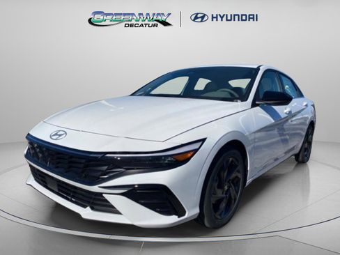 New 2026 Hyundai Elantra SEL Sport FWD image 3