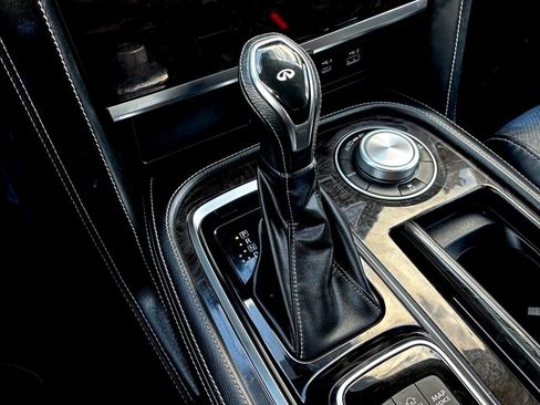 Used 2022 INFINITI QX80 Luxe image 19