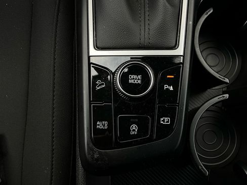 Used 2025 Kia Sportage LX image 21