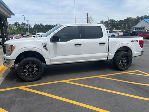 Used 2021 Ford F150 XLT w/ Equipment Group 301A Mid image 3