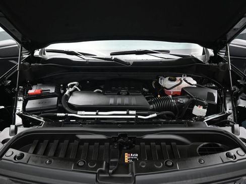 Used 2025 Chevrolet Silverado 1500 Custom Trail Boss w/ Turbomax Blackout Package AWD/4WD image 30