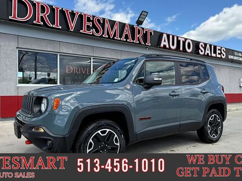 Used 2017 Jeep Renegade Trailhawk w/ Premium Trailhawk Package AWD/4WD image 1