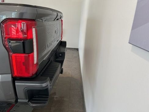 Used 2024 Ford F250 Lariat w/ Lariat Ultimate Package image 5