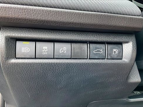 Used 2025 Toyota Camry SE FWD image 31