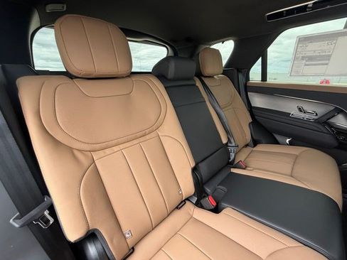 New 2026 Land Rover Range Rover Sport Dynamic SE AWD/4WD image 17
