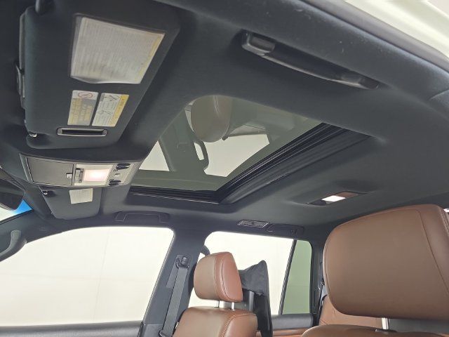 Used 2016 Toyota Land Cruiser AWD/4WD image 29