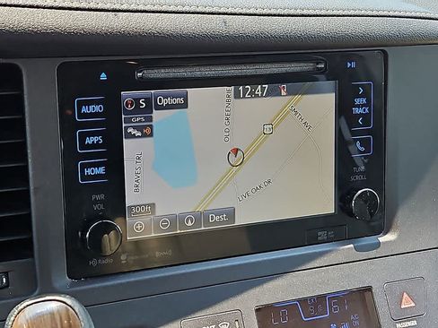 Used 2016 Toyota Sienna XLE w/ XLE Navigation Package FWD image 16