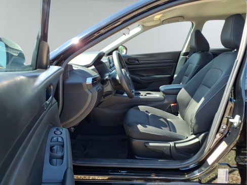 Used 2024 Nissan Altima 2.5 S FWD image 17