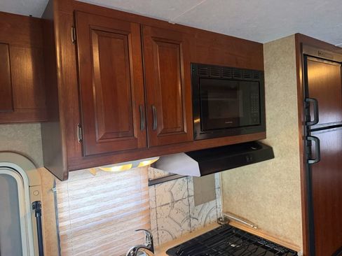 Used 2014 Chevrolet Express 4500 w/ RV Package RWD image 21