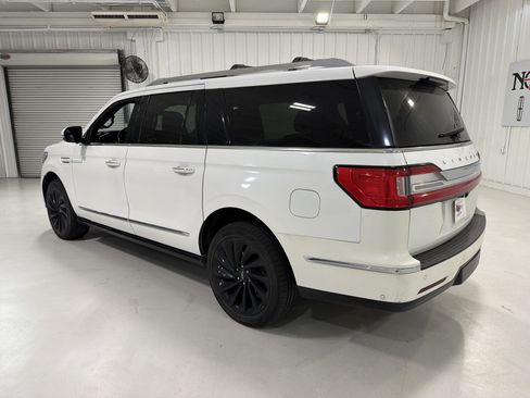 Used 2021 Lincoln Navigator L Reserve RWD image 3