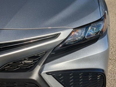 Used 2021 Toyota Camry SE w/ Convenience Package image 10