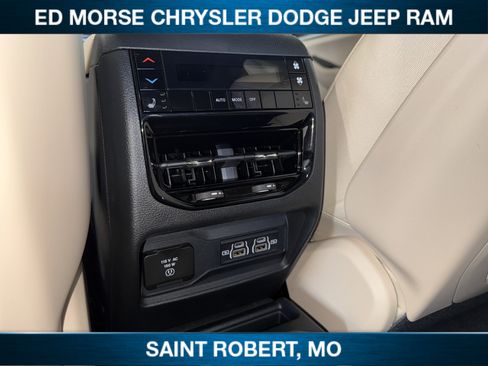 New 2025 Jeep Grand Cherokee L Limited w/ Luxury Tech Group II AWD/4WD image 22