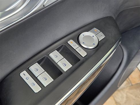 Used 2026 Genesis GV70 2.5T image 12