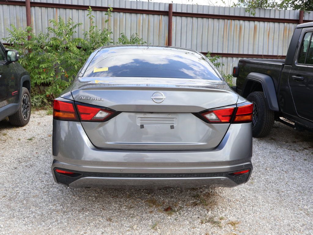 Used 2023 Nissan Altima 2.5 S FWD image 10