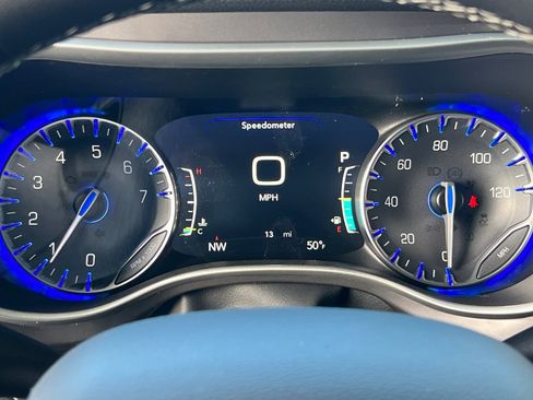 New 2026 Chrysler Pacifica Select image 22