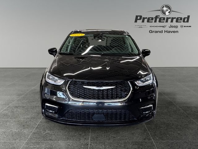 Used 2023 Chrysler Pacifica Touring-L FWD image 12