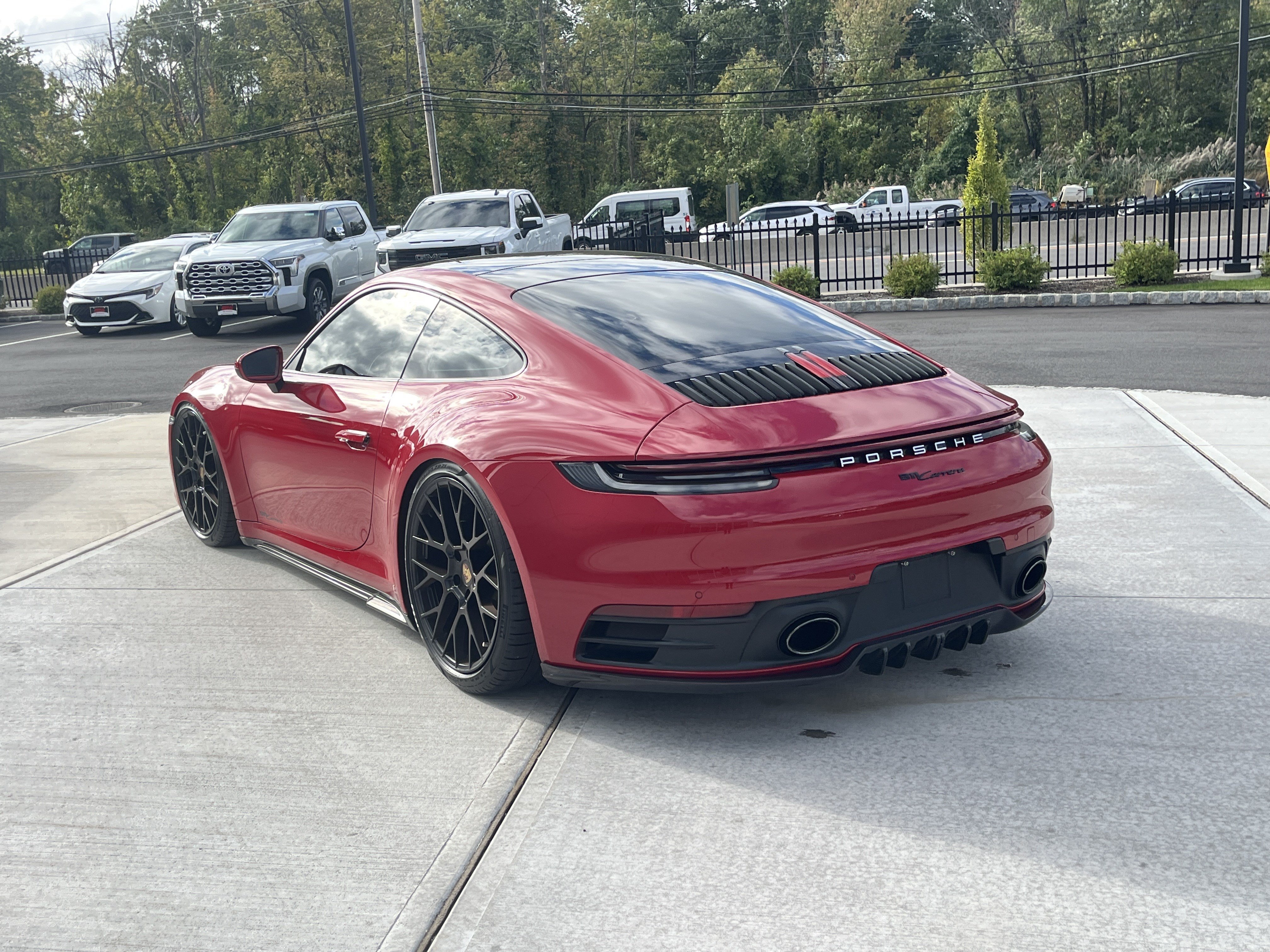 Used 2022 Porsche 911 Carrera RWD image 4