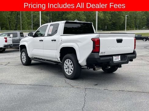 Used 2025 Toyota Tacoma SR AWD/4WD image 3
