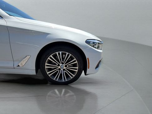 Used 2020 BMW 530i w/ Convenience Package RWD image 30