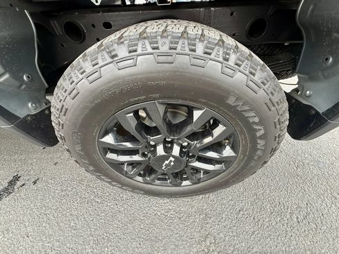 Used 2025 Chevrolet Silverado 2500 LT w/ Trail Boss Package AWD/4WD image 19