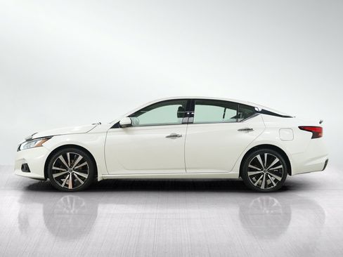 Used 2019 Nissan Altima 2.5 Platinum AWD/4WD image 2