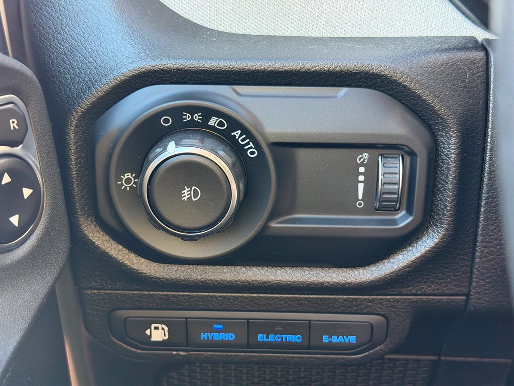 Used 2024 Jeep Wrangler Unlimited AWD/4WD image 12