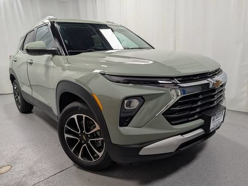 New 2026 Chevrolet TrailBlazer LT w/ Convenience Package AWD/4WD image 2