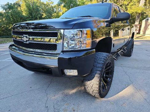 Used 2007 Chevrolet Silverado 1500 LT w/ 1LT Convenience Package image 3