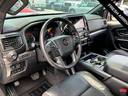 Used 2022 Nissan Titan PRO-4X w/ Pro-4x Convenience Package AWD/4WD image 5