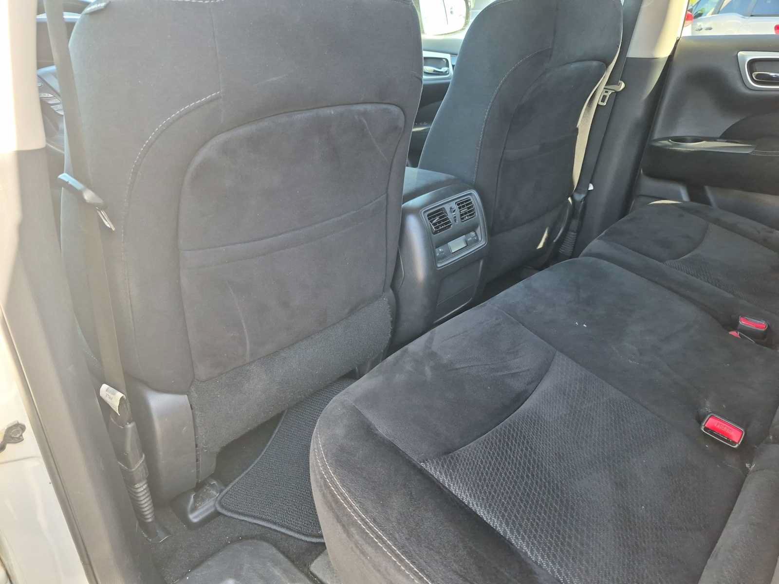 Used 2016 Nissan Pathfinder SV AWD/4WD image 17