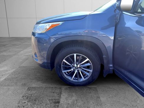Used 2018 Toyota Highlander XLE AWD/4WD image 21