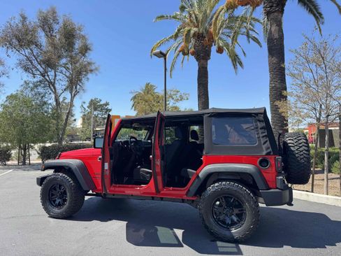 Used 2015 Jeep Wrangler Unlimited Sport w/ Quick Order Package 24S AWD/4WD image 15