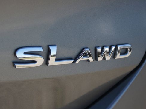 Used 2016 Nissan Rogue SL w/ SL Premium Package image 20