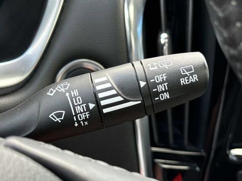 Used 2021 Chevrolet Traverse Premier AWD/4WD image 15