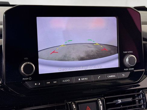 Used 2025 Nissan Pathfinder SV FWD image 11