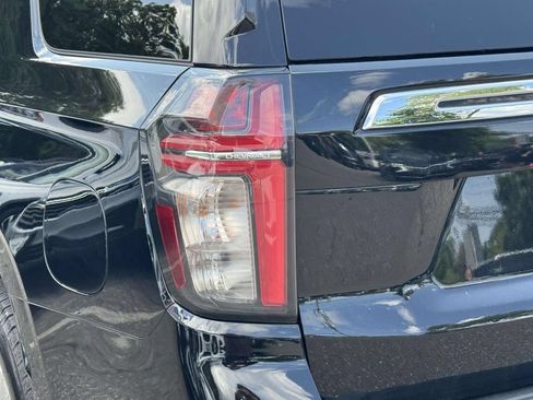 Used 2023 Chevrolet Tahoe Premier AWD/4WD image 13