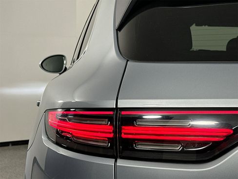 Certified 2020 Porsche Cayenne image 16