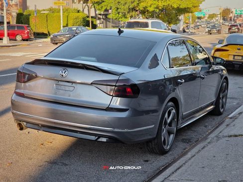 Used 2017 Volkswagen Passat 1.8T R-Line FWD image 6