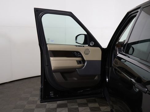 Used 2020 Land Rover Range Rover HSE image 24